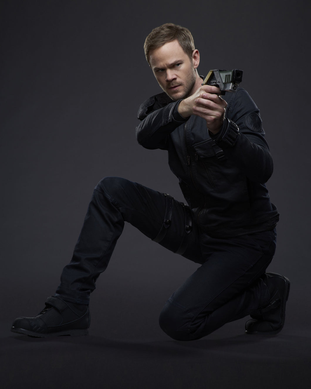 Aaron Ashmore Autograph - Killjoys