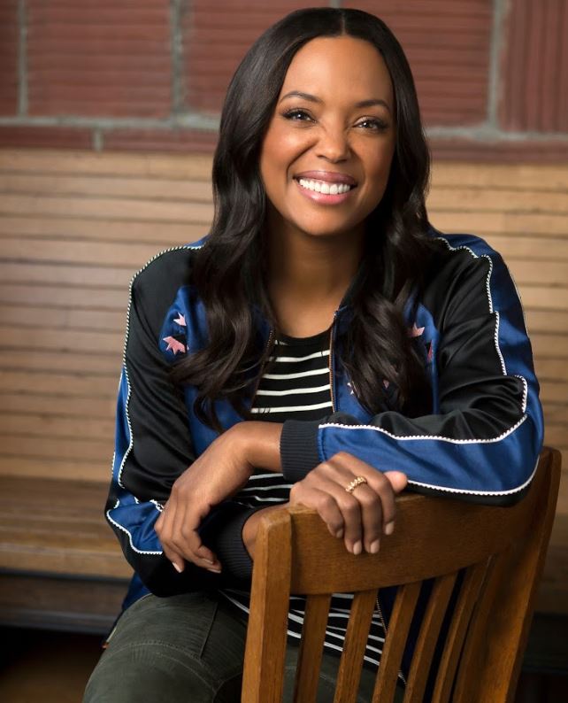 Aisha Tyler Autograph - Headshot