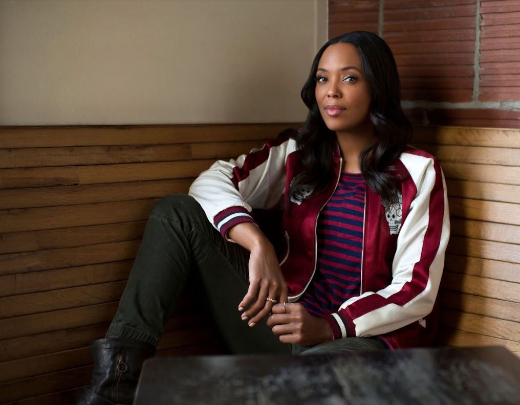 Aisha Tyler Autograph - Headshot