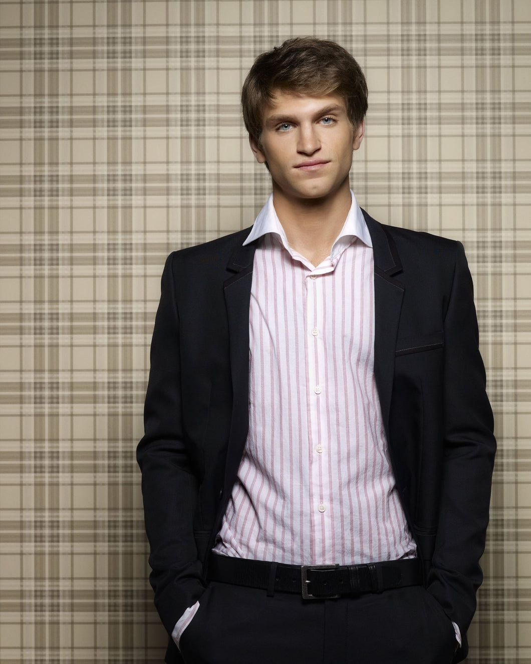 Keegan Allen Autograph - Pretty Little Liars